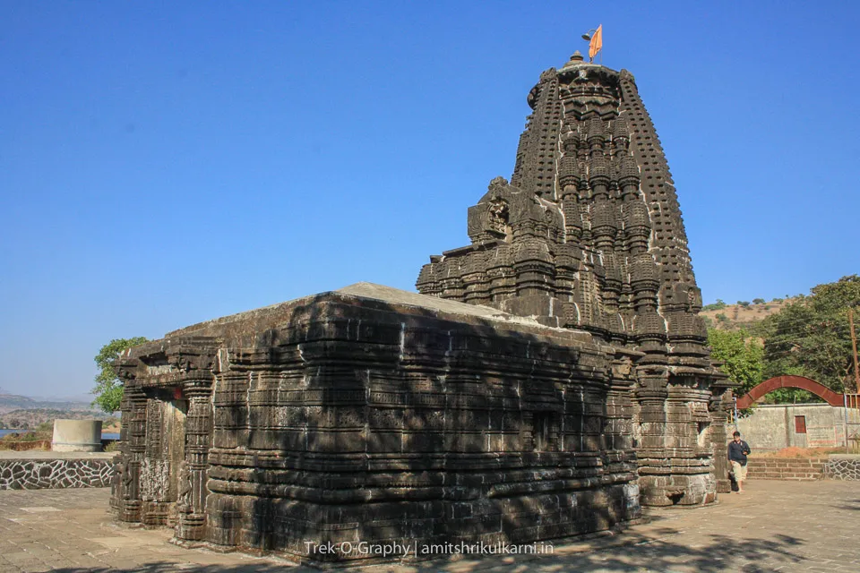 अमृतेश्वर मंदिर, रतनवाडी
