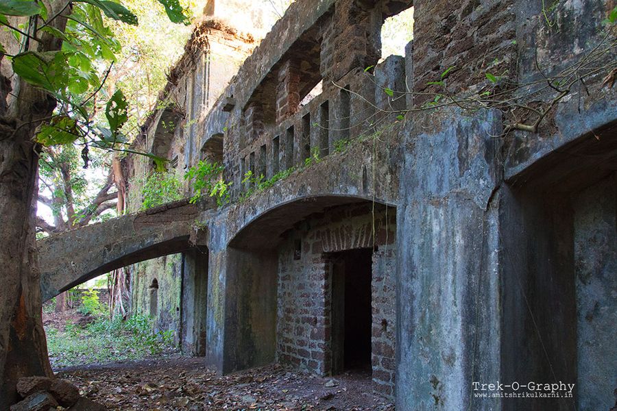 Featured image for post: कोकण दुर्गयात्रा - तेरेखोल, रेडी, वेंगुर्ला