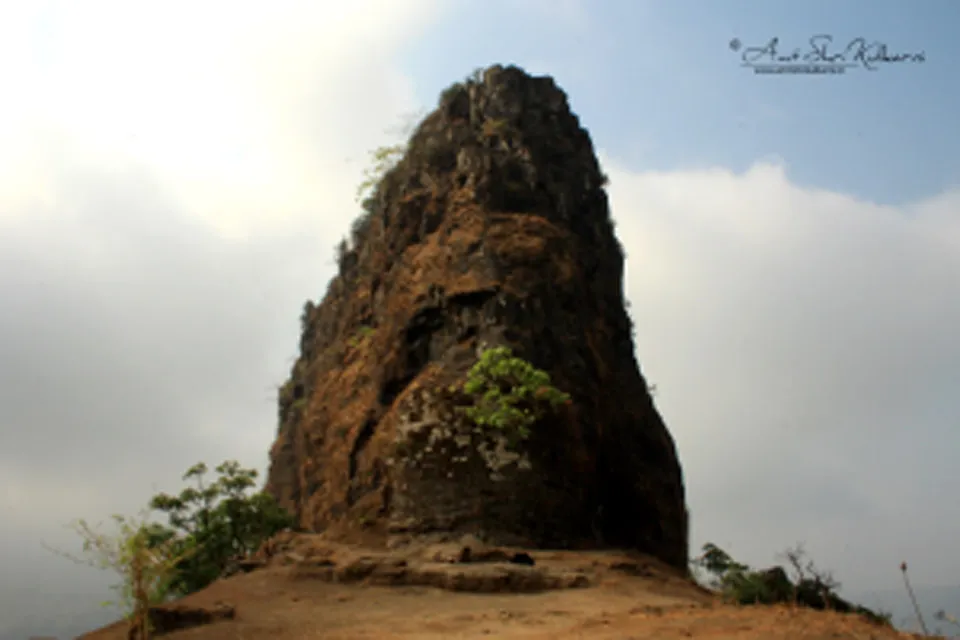 कोथळीगड सुळका अथवा बालेकिल्ला